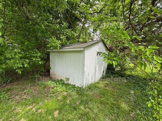 Photo - 580 Grandin Ave