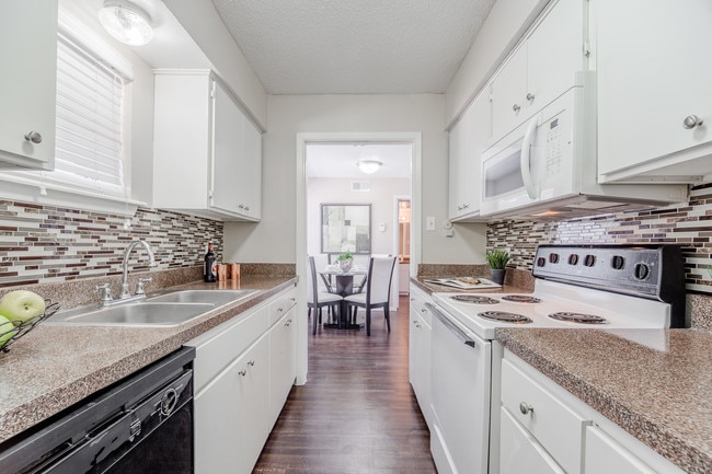 Park Villas Apartments 817-732-1149