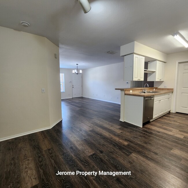 Photo - 36243 Lake Chase Blvd Unit 102