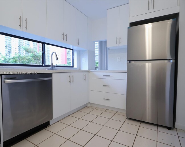 Photo - 17021 N Bay Rd Unit 517