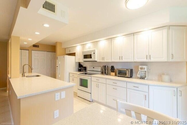 Photo - 110 Half Moon Cir Unit E2