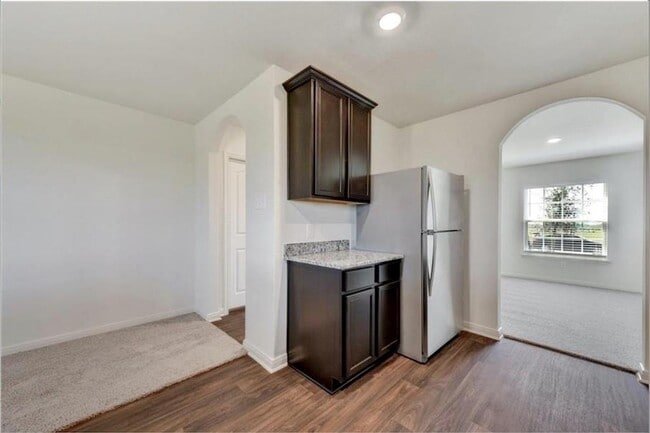 Photo - 138 Fox Glen Trl