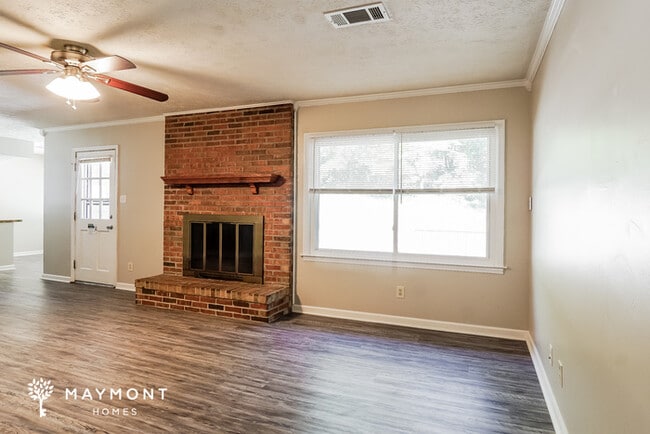 Photo - 705 Waverly Ln