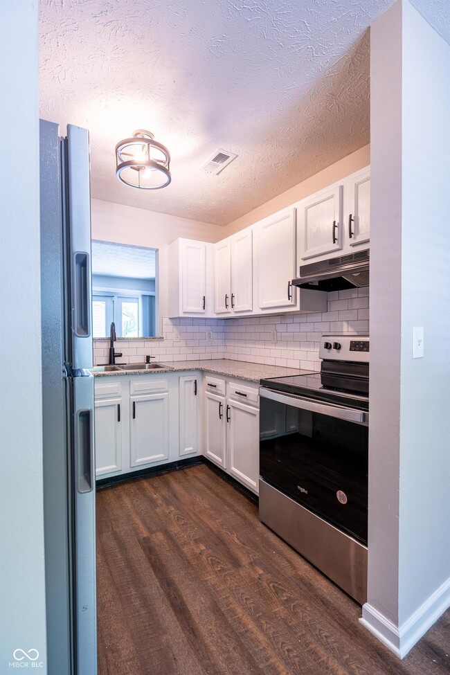 Photo - 1360 S Talbott St