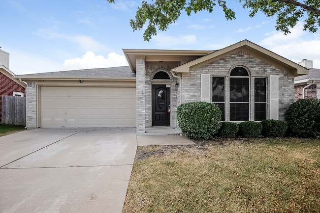 Photo - 2363 Kelton St