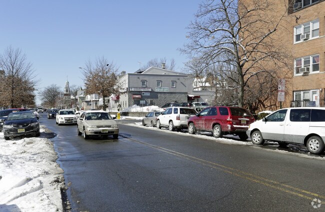 Photo - Broadway Towers