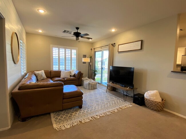 Building Photo - 4685 Apulia Dr Unit 201 Rental