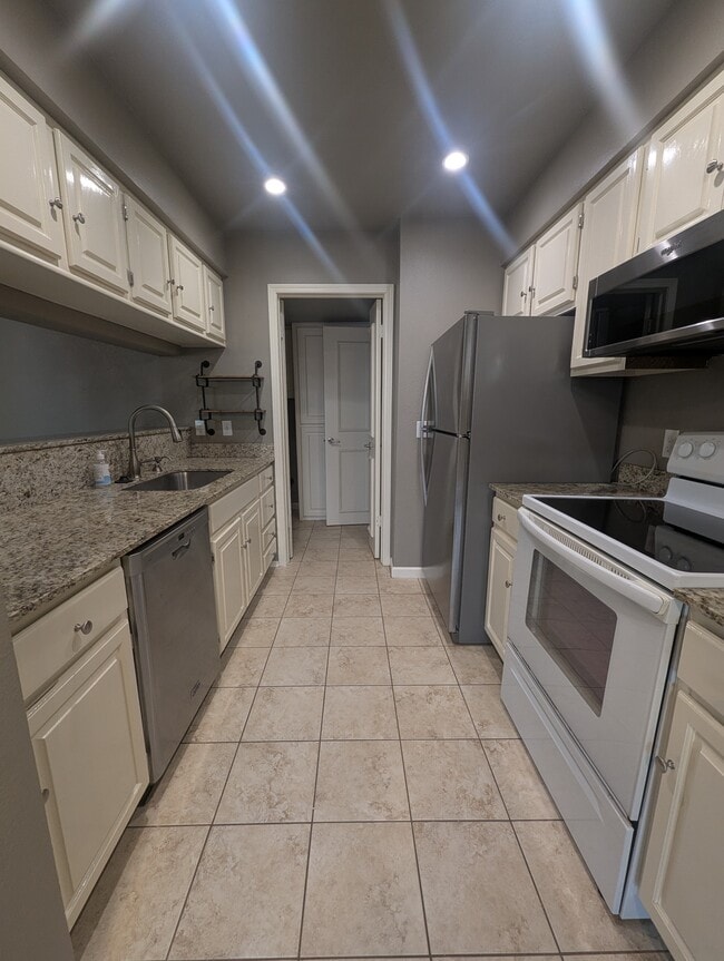 Kitchen - 14429 N Pennsylvania Ave Unit 25F