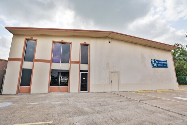 Photo - 7302 Domino Ln