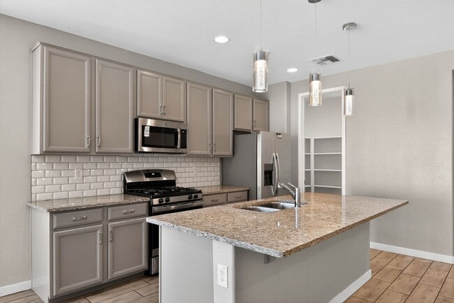 Photo - 10810 W Grant St