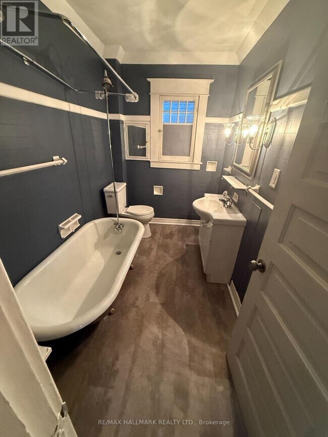 Photo - 46 Grove St Unit Upper