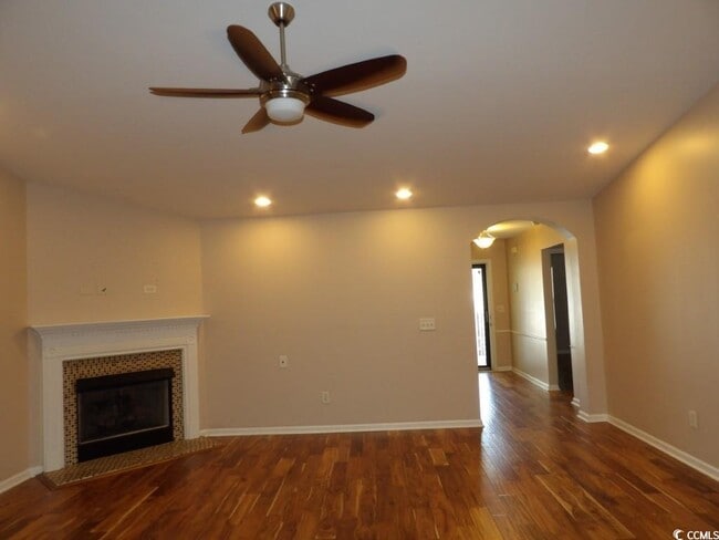 Photo - 188 Devonbrook Pl