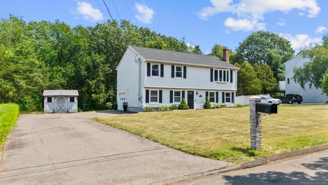 Photo - 32 Nod Brook Rd