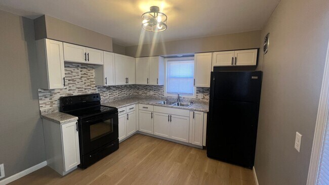 Photo - 5922 N 84th St Unit 5922 Lower