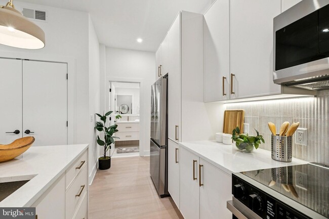 Photo - 30 W Allens Ln Unit 220