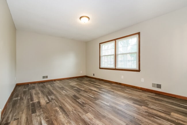 Photo - Comfortable 3 Bedroom Home in Independence