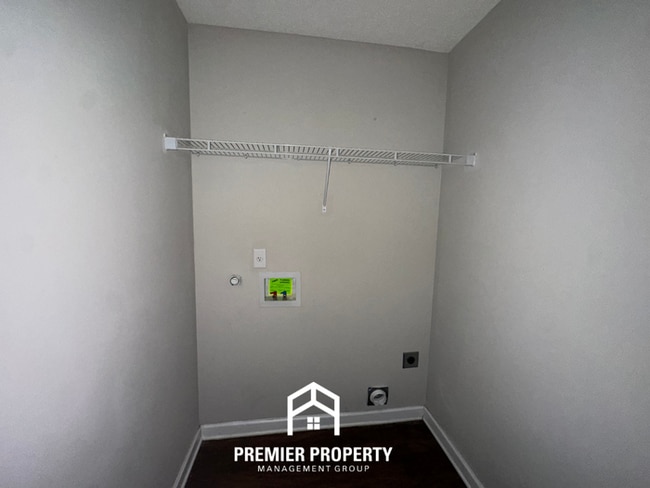 Photo - Charming 3BR/2BA Bartlett Area Home | High Ceilings, Stainless Steel & 2-Car Garage