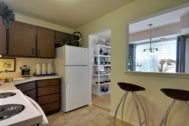 Hickory Hills Condominiums