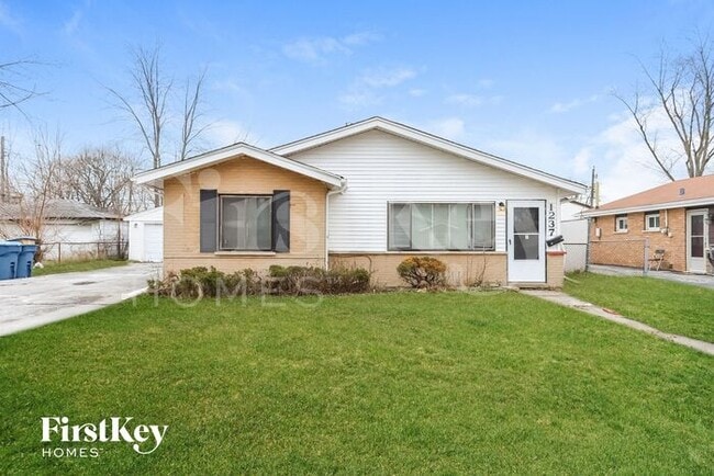 Building Photo - 1237 Balmoral Ave Rental