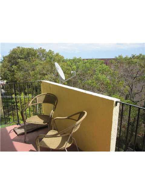 Photo - 1221 SW 122nd Ave Unidad 406