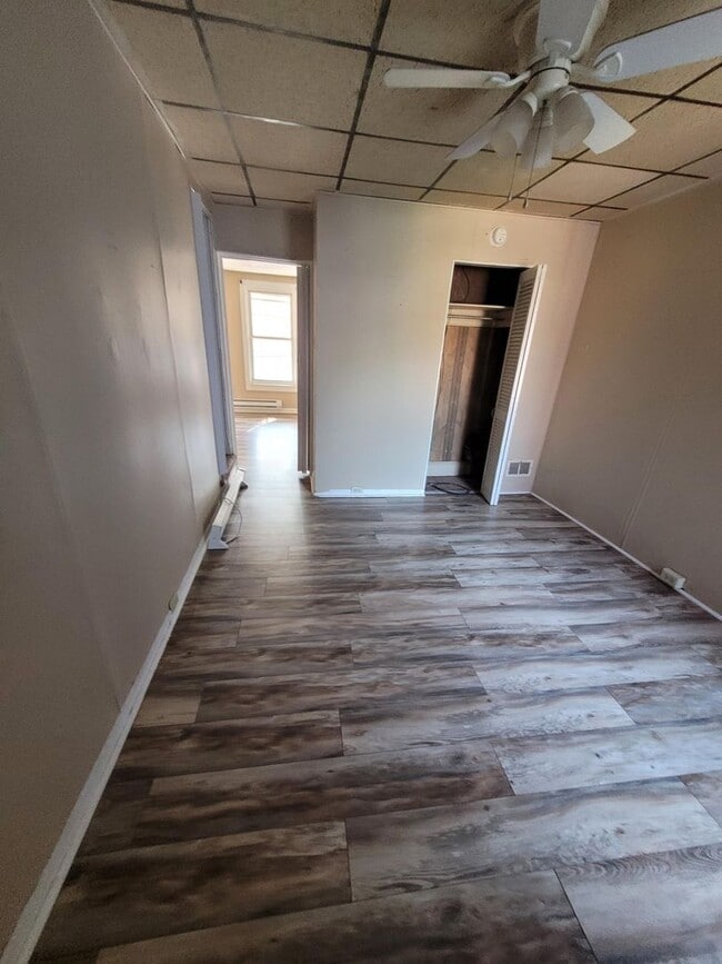 Building Photo - 122 N Broad St Unit 2 Rental