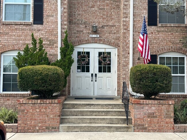 Building Photo - Spacious 3Bed/2Bath Condo in Colonial Point!