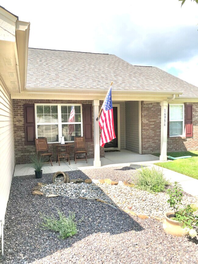 Photo - 16936 Brigg Ct