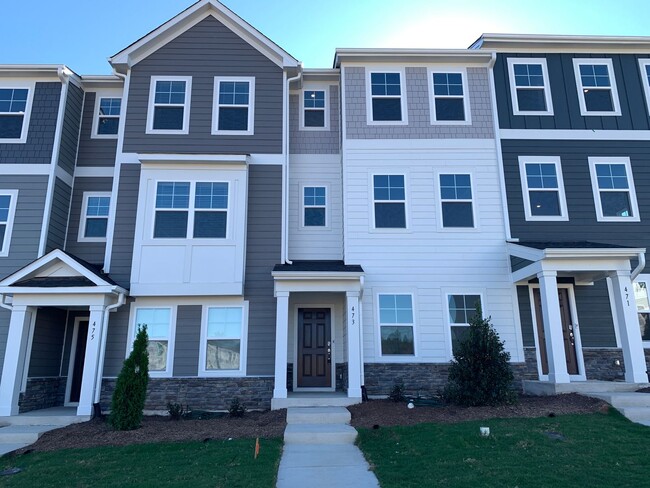 New Townhome In Amazing Apex Location, 3 B... - New Townhome In Amazing Apex Location, 3 B...