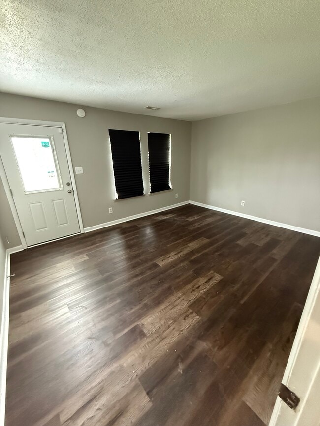 Photo - 22235 Hood St