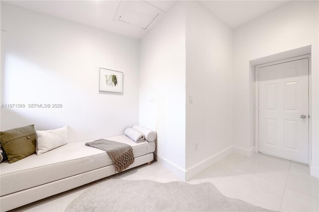 Photo - 3736 NE 166th St