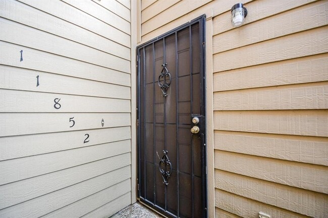 Photo - 11852 Barryknoll Ln Condo Unit 2