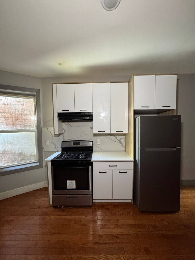 Photo - 35 Van Wagenen Ave Apartments Unit 2