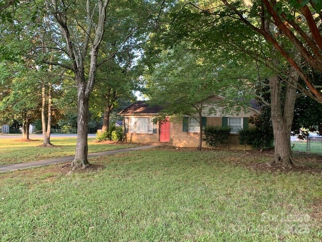 Building Photo - 8201 Hemby Wood Dr Rental