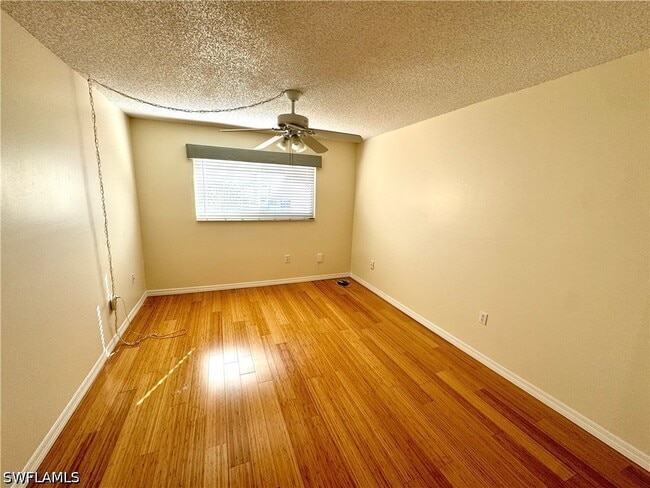 Photo - 225 Turtle Lake Ct Unidad 306