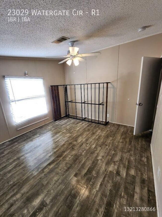 23029 Watergate Cir Unit R1