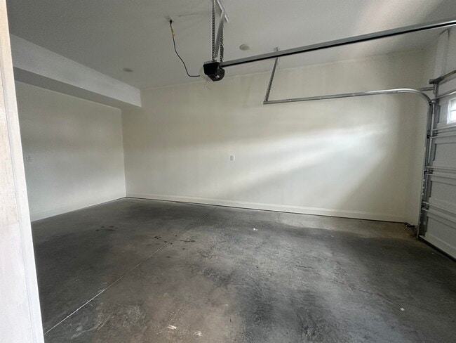 Photo - 1200 Bluemoon Dr