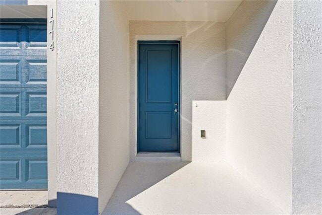 Photo - 1774 Tilia St