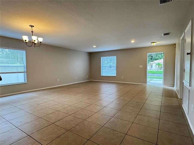 Photo - 13807 Fareham Rd