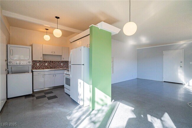 Photo - 1306 E Phillips Ave