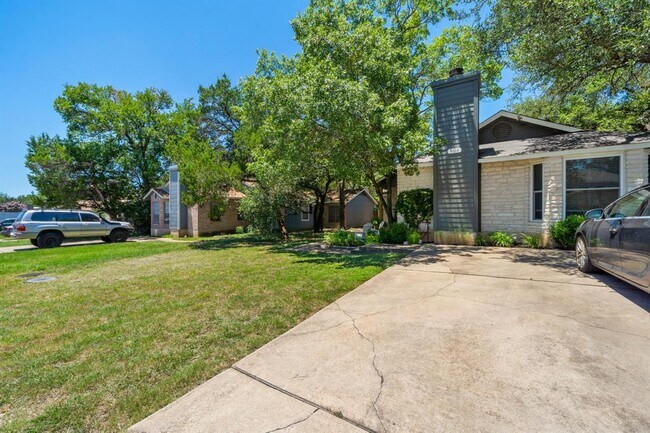 Building Photo - 9618 Sugar Hill Dr Rental