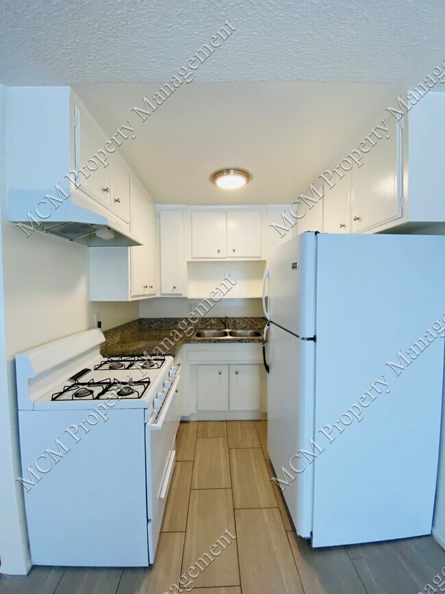 Cocina de la Unidad 15 - 11260 Westminster Ave