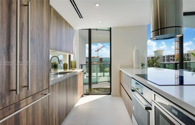 Photo - 9901 W Bay Harbor Dr Unit 405