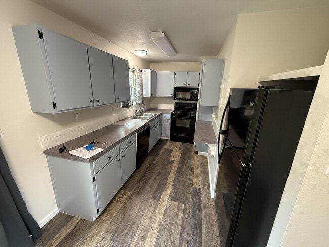 Building Photo - 824 37th Ave Ct Rental