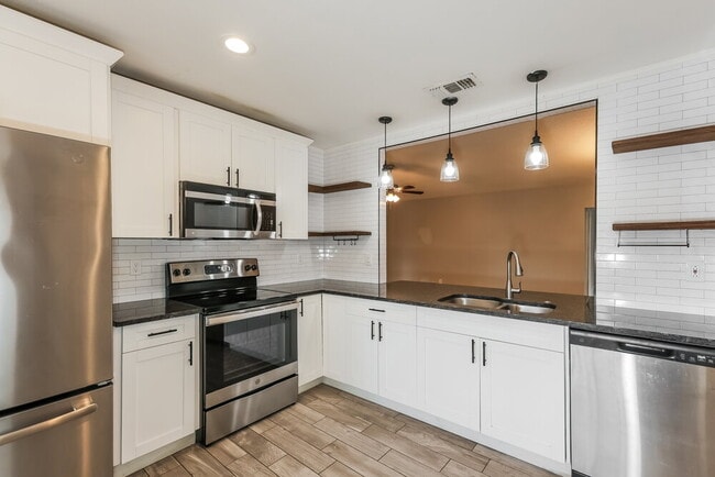 Photo - 3039 Annadale Cir