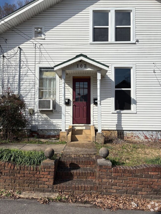 Building Photo - Lelia St Apartments Unit 102 W Leia St