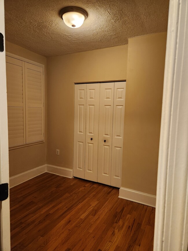 Photo - 457 Ridge St NW