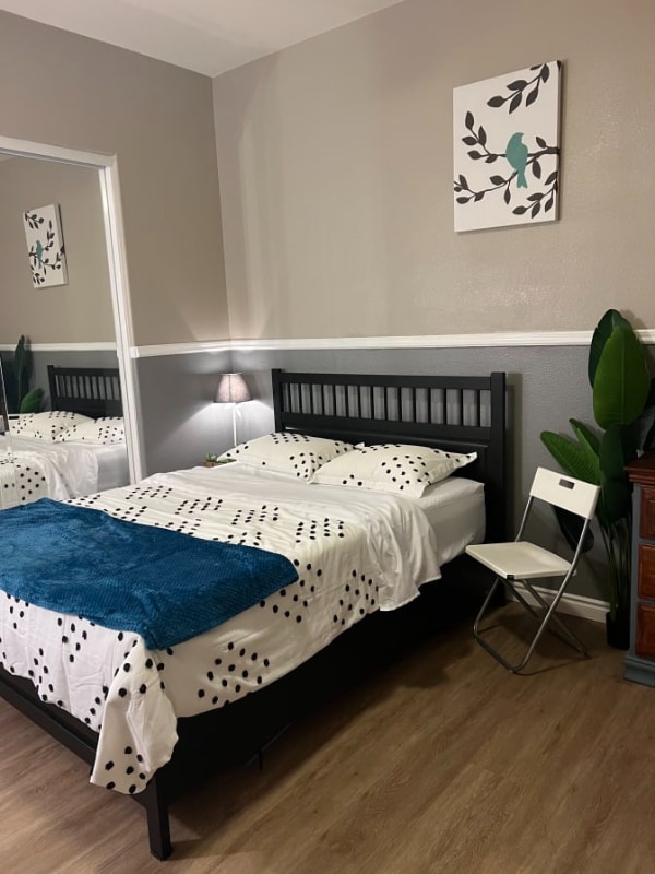 Photo - 1685 Rose Ave