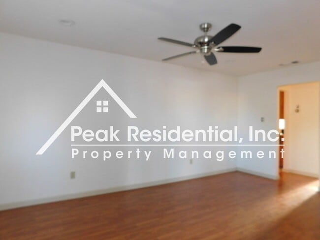 Photo - Nice 2bd/1ba Carmichael Duplex with 1 Car Garage