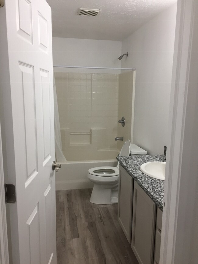 Photo - 311 N 700 W