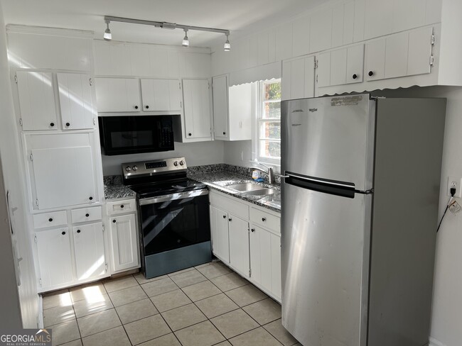 Photo - 2581 Oak Cir